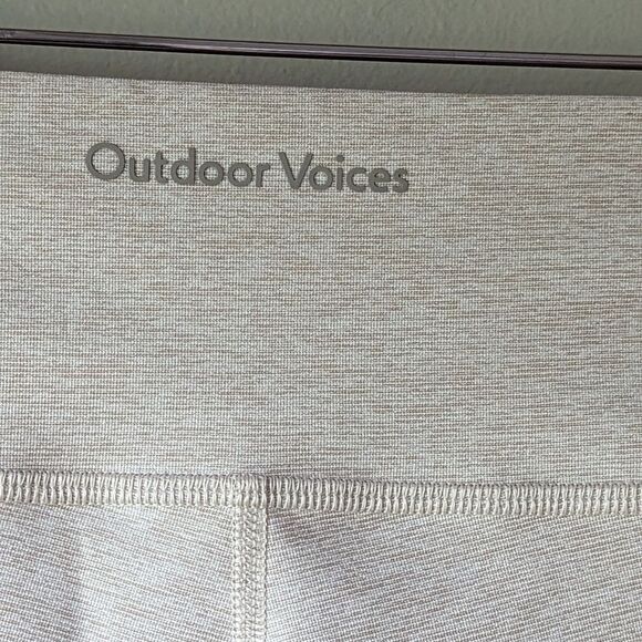 Outdoor Voices Dipped 7/8 Ankle Leggings in Neutral Beige, Ash and Teal … - Picture 12 of 13
